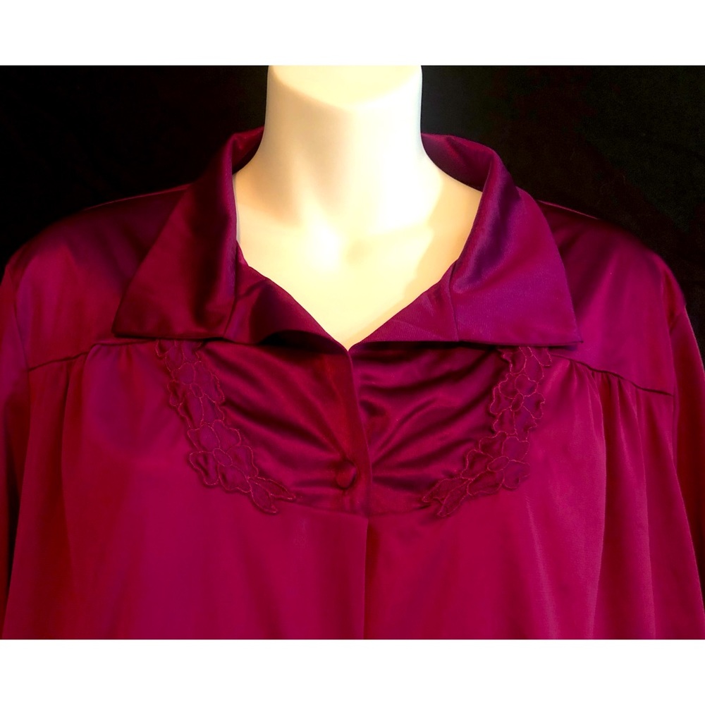Vanity Fair Nylon Robe Size Large - Picture 2 of 4